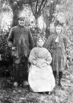 Heijndijk Jacomijntje 1854 met man en kleindochter Pietertje Snoeij 12-01-1909.jpg